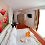 Resort Mera 4*